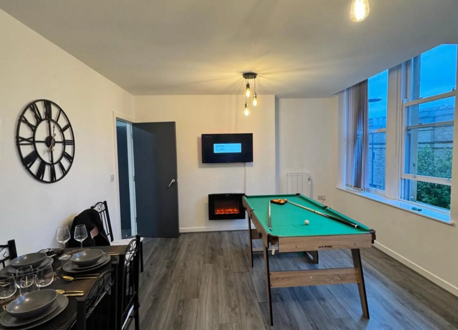 Rawson Apartments - Stylish City Centre Hideaway With 85 Inch Tv Cinema Room & Pool Table 브래드퍼드